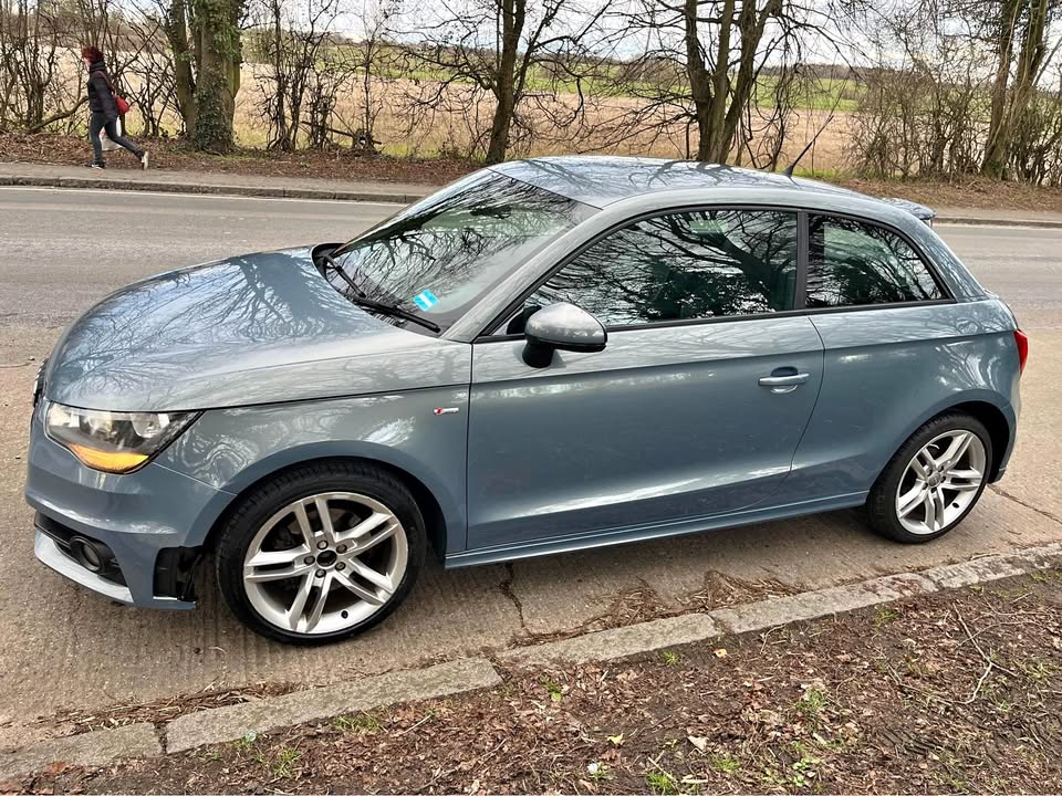 Audi – A1 S Line Tfsi – 2011